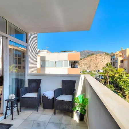 Sun Terrace Pacos Malvarosa Фуенхірола