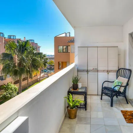 Sun Terrace Pacos Malvarosa Фуенхірола